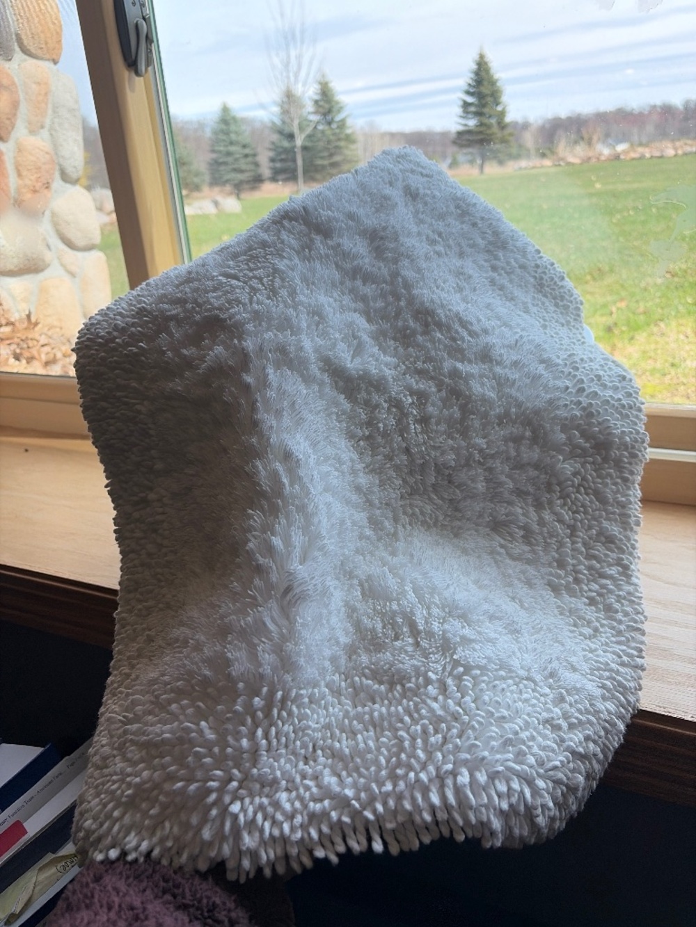 Basic white bathe mat